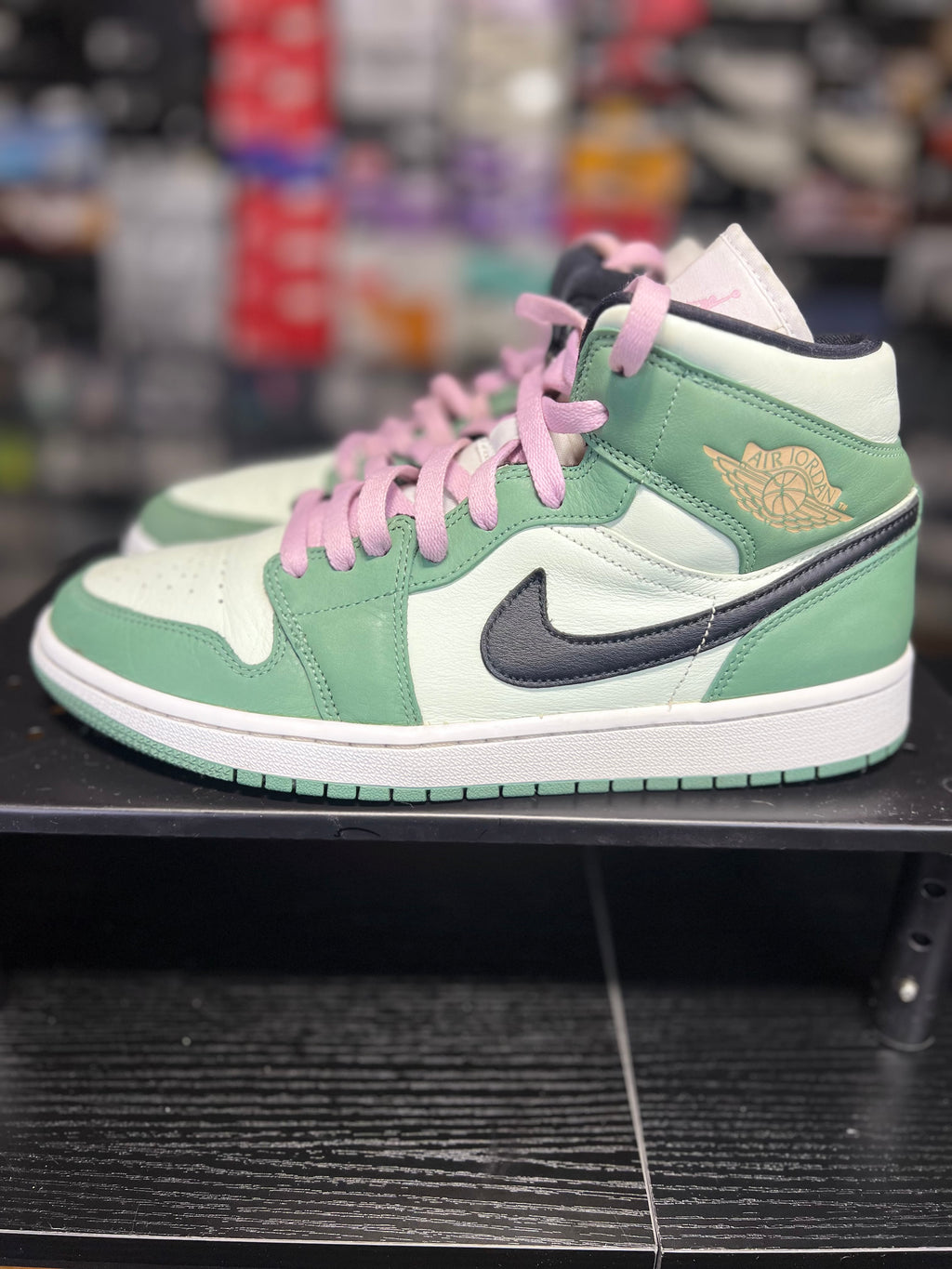 Jordan 1 Mid “Dutch Green” (11W) *Pre-Loved*
