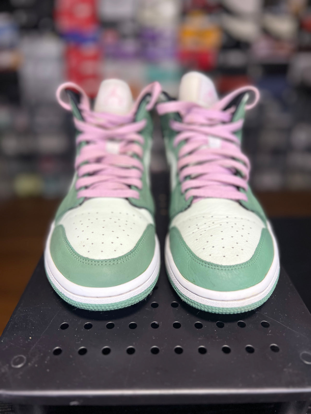 Jordan 1 Mid “Dutch Green” (11W) *Pre-Loved*