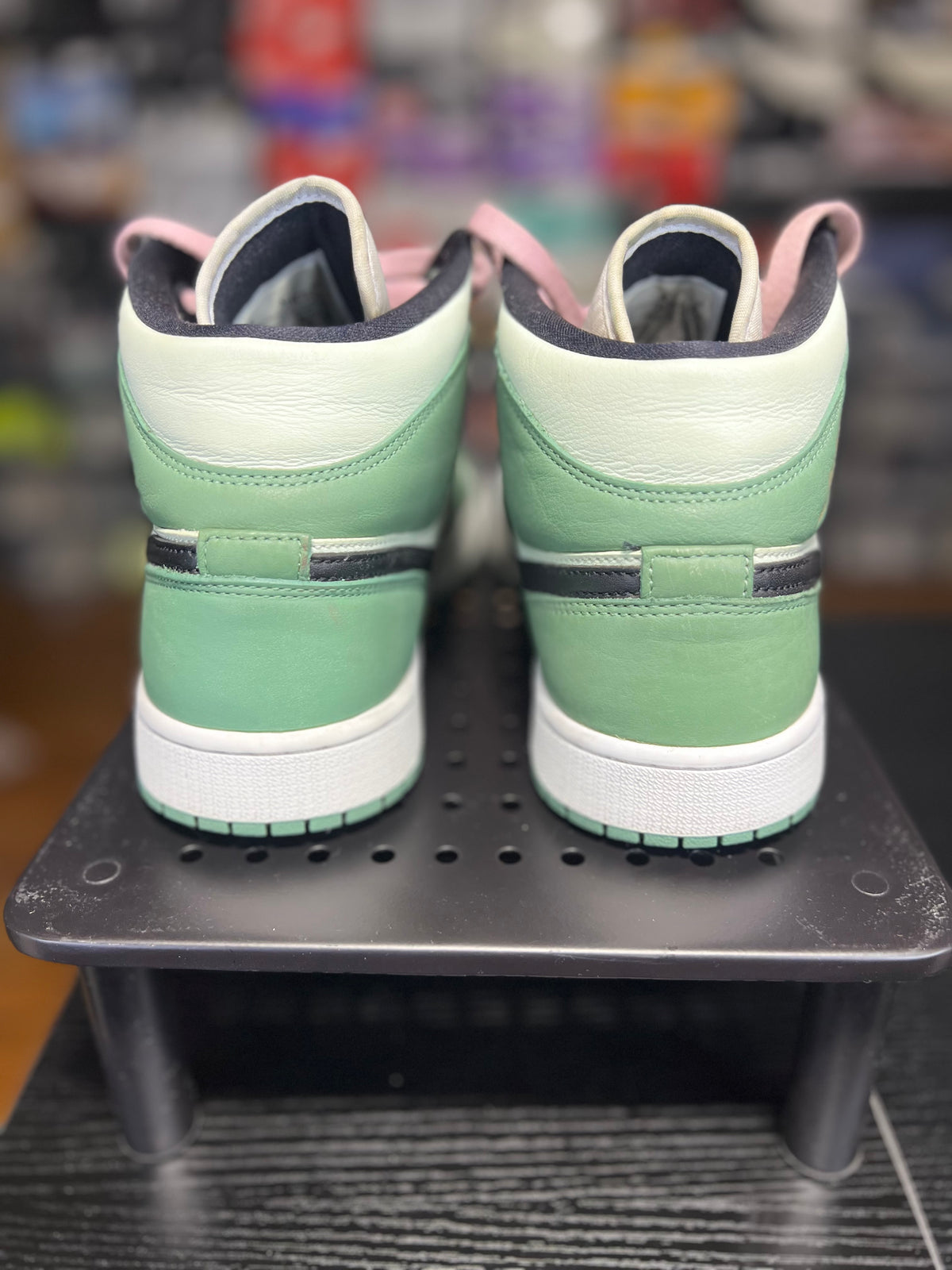 Jordan 1 Mid “Dutch Green” (11W) *Pre-Loved*