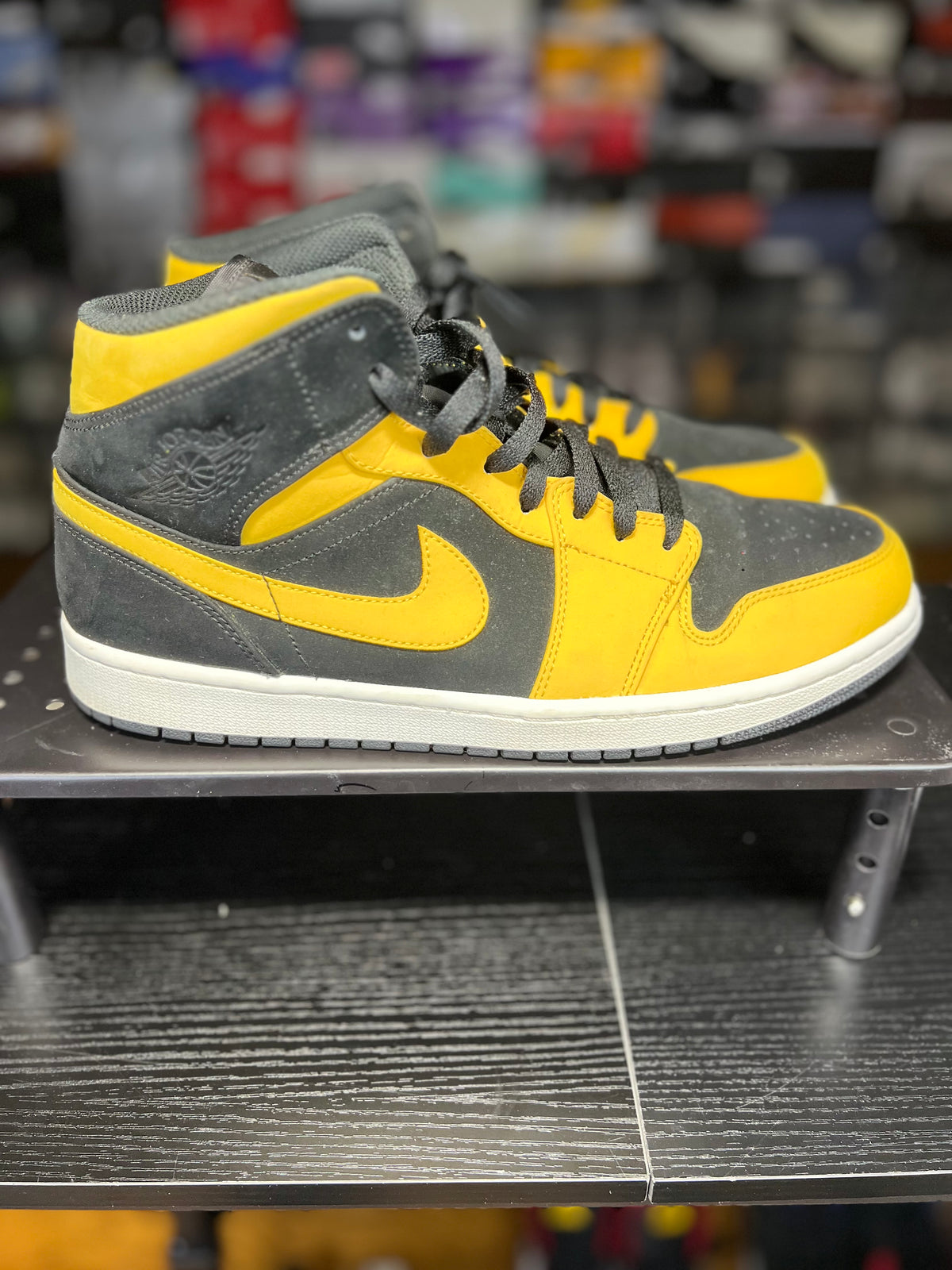 Jordan 1 Mid