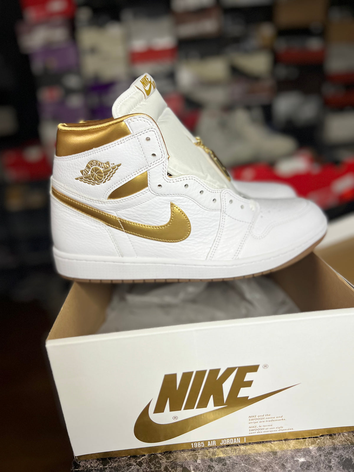 Jordan 1 Retro High OG "Metallic Gold" 13W/11.5M *NEW*
