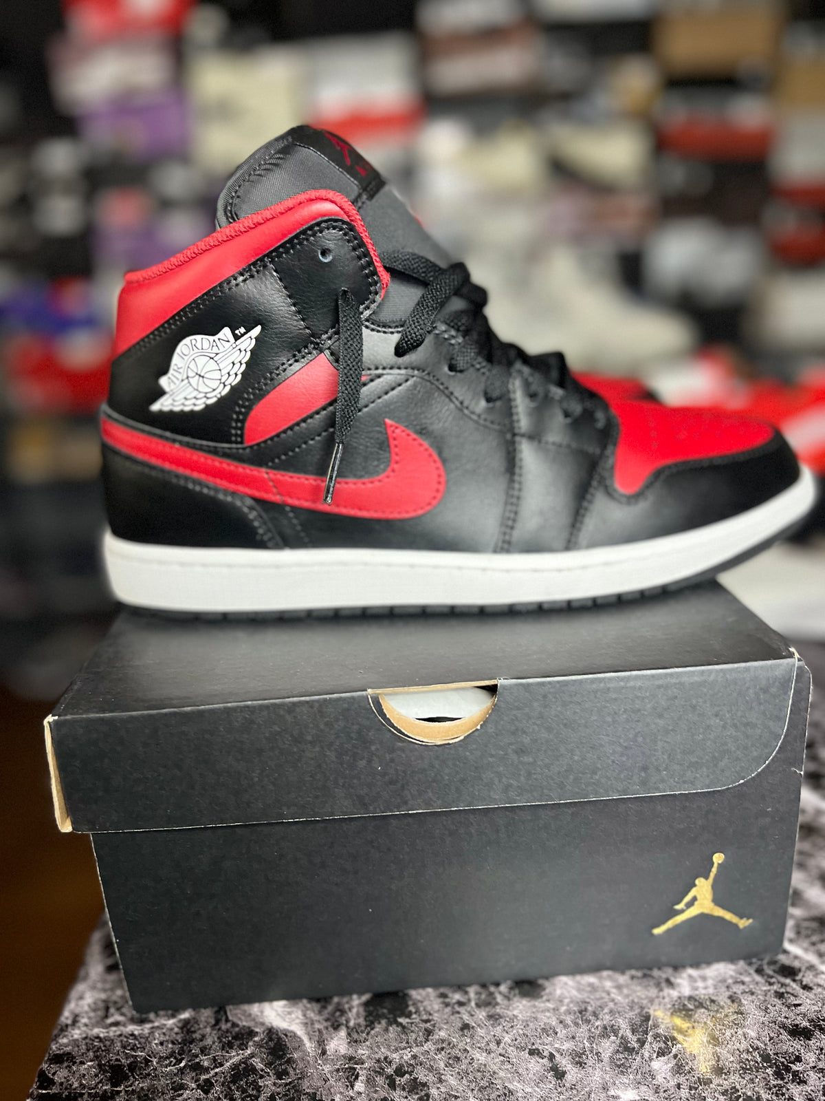 Air Jordan 1 Mid "Bred Twist" 11M *Pre-Loved*