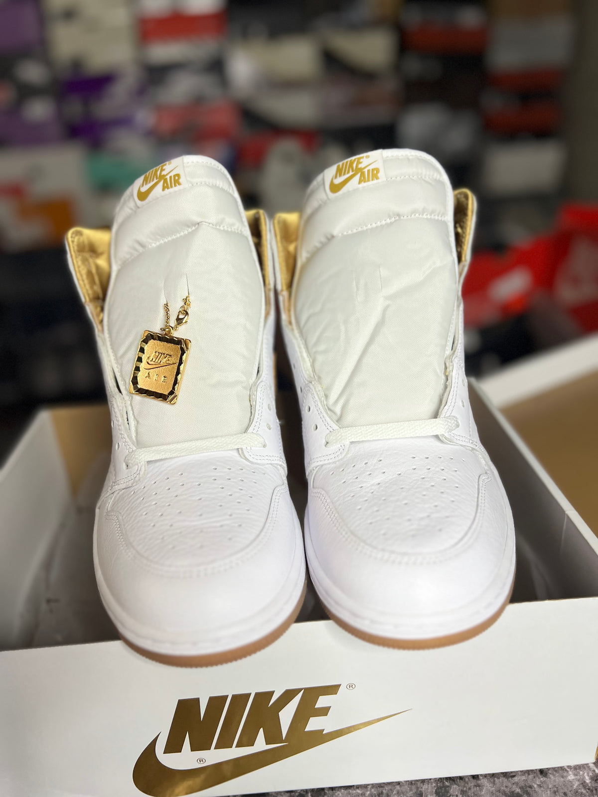 Jordan 1 Retro High OG "Metallic Gold" 13W/11.5M *NEW*