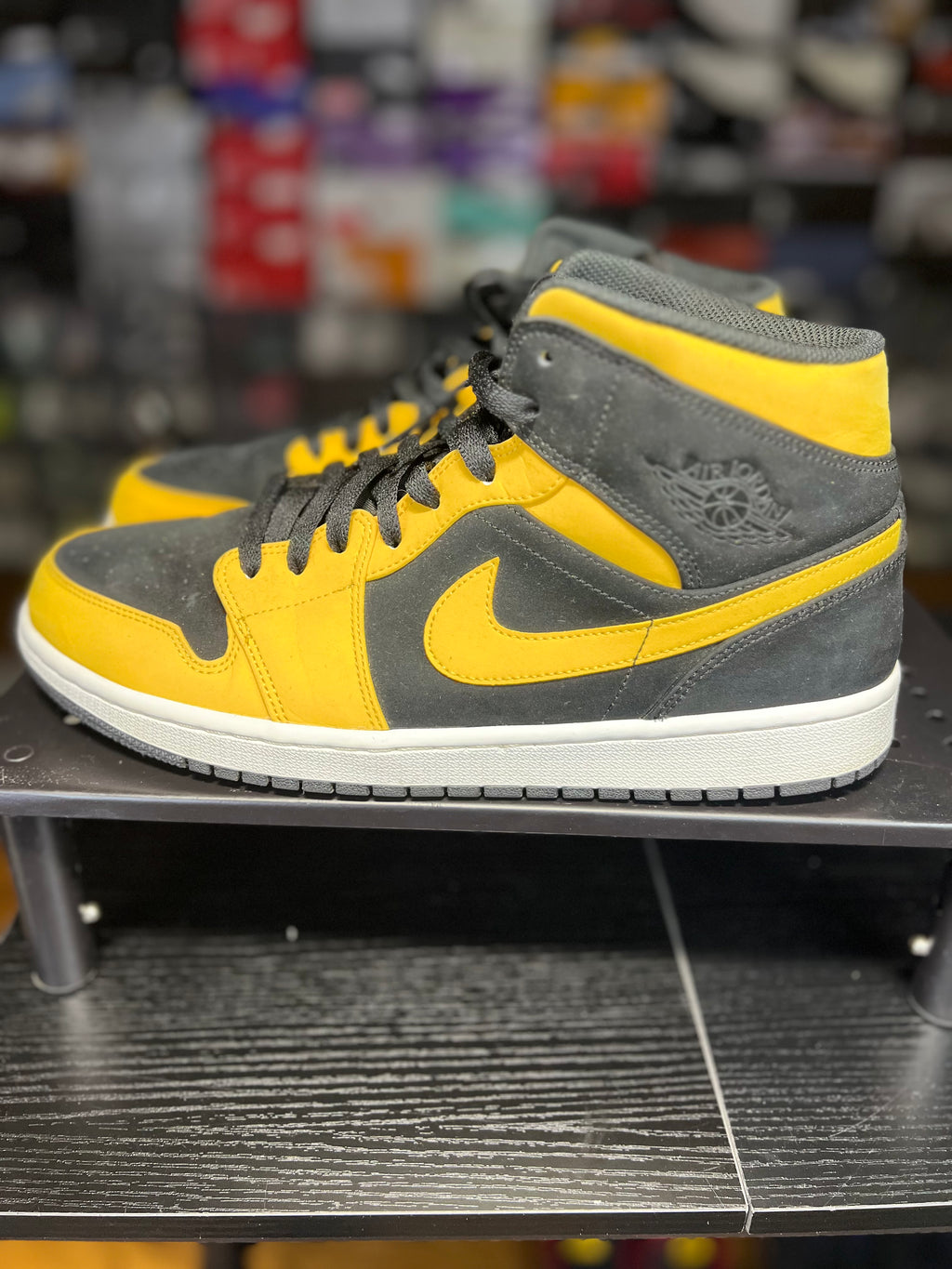 Jordan 1 Mid