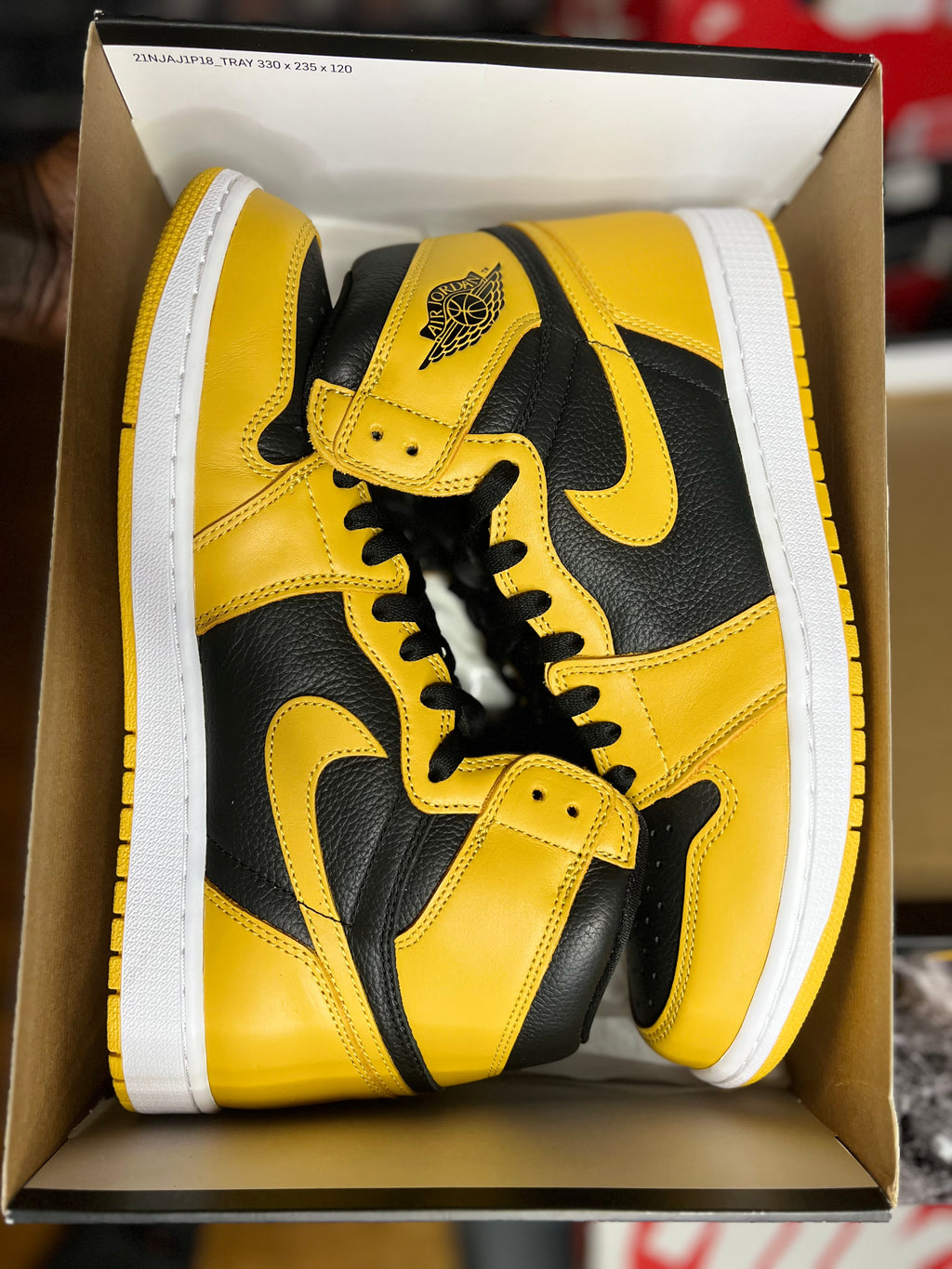 Jordan 1 Retro High OG “Pollen” 11.5M *NEW*