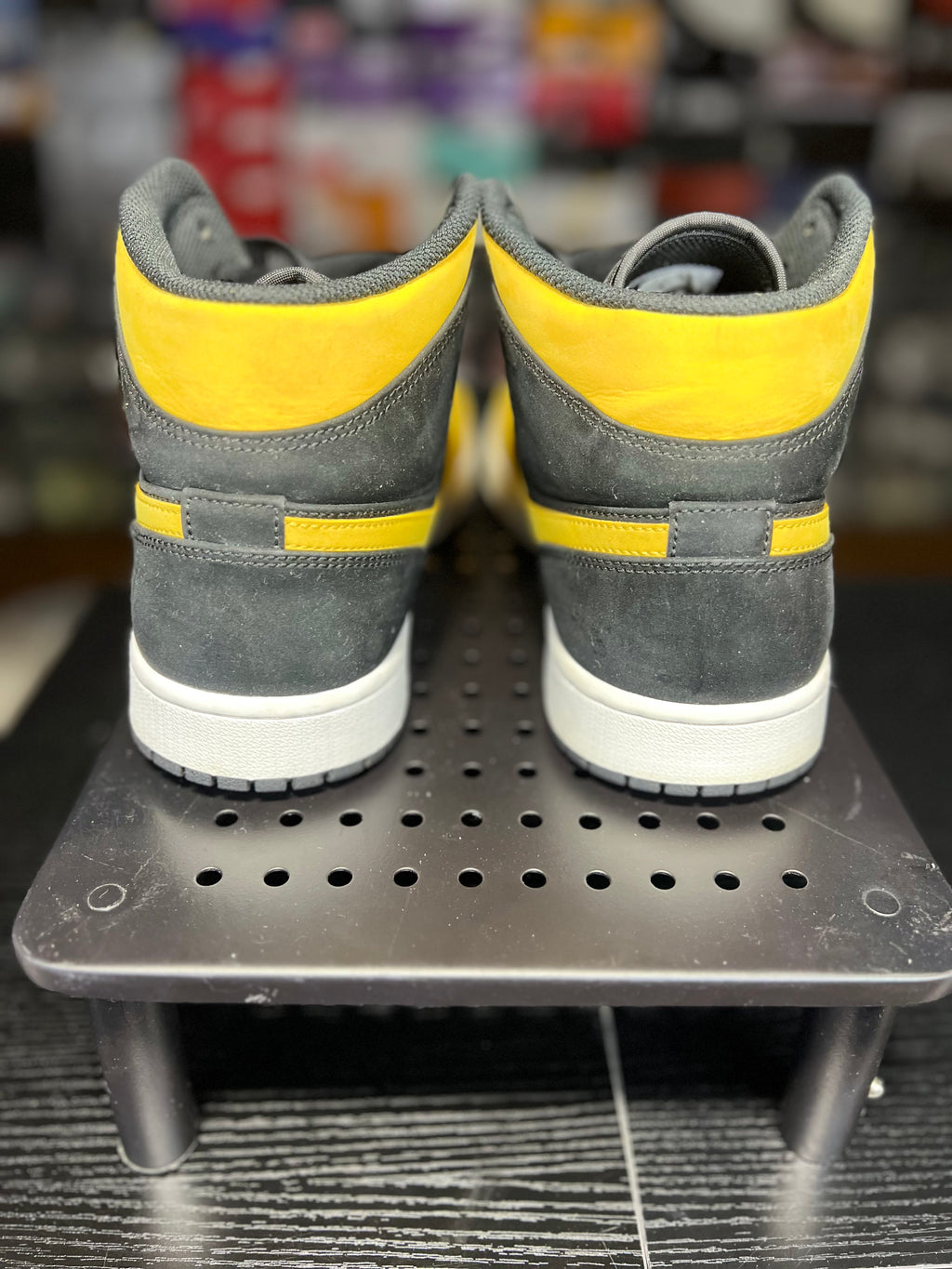 Jordan 1 Mid