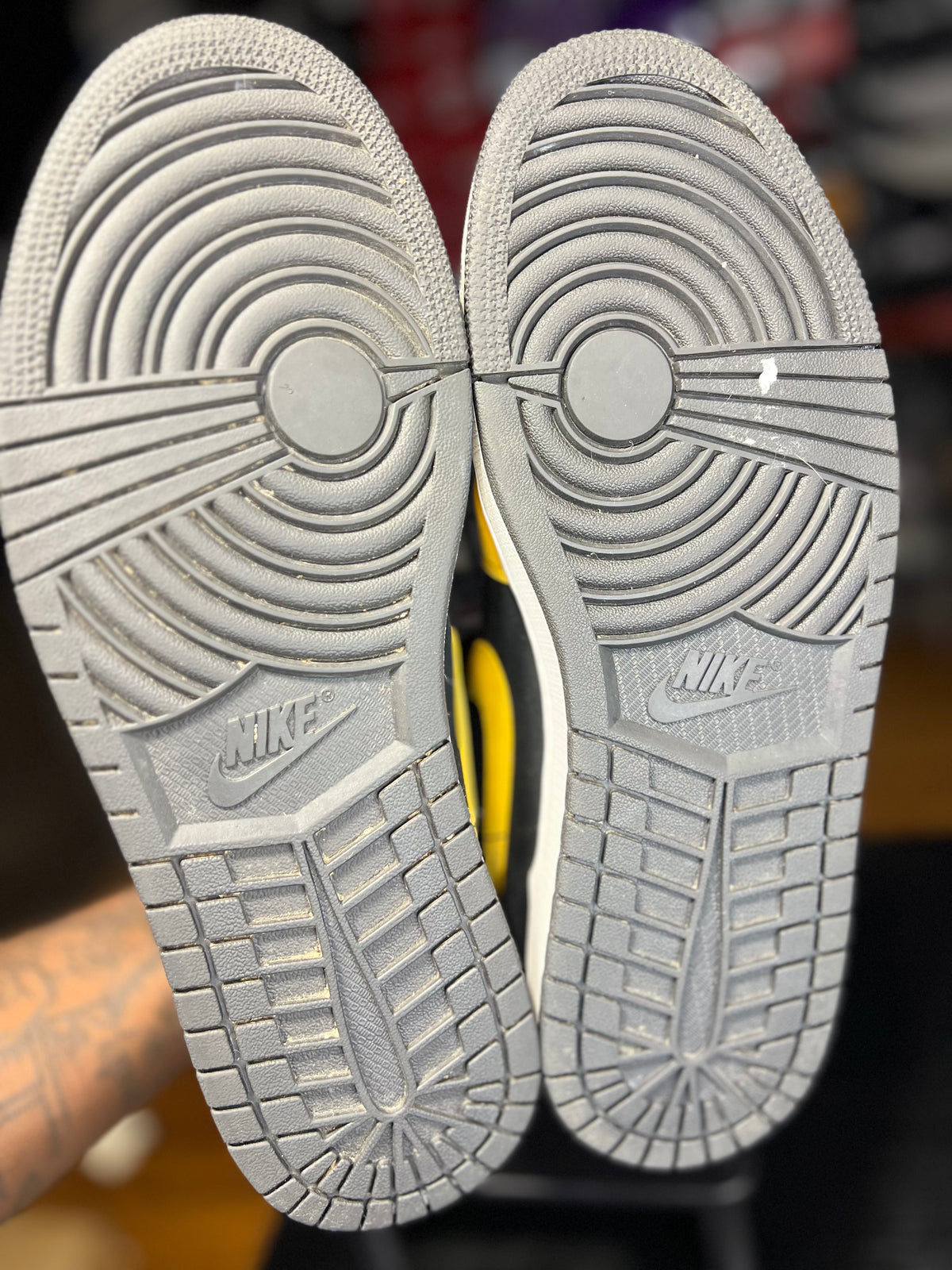 Jordan 1 Mid