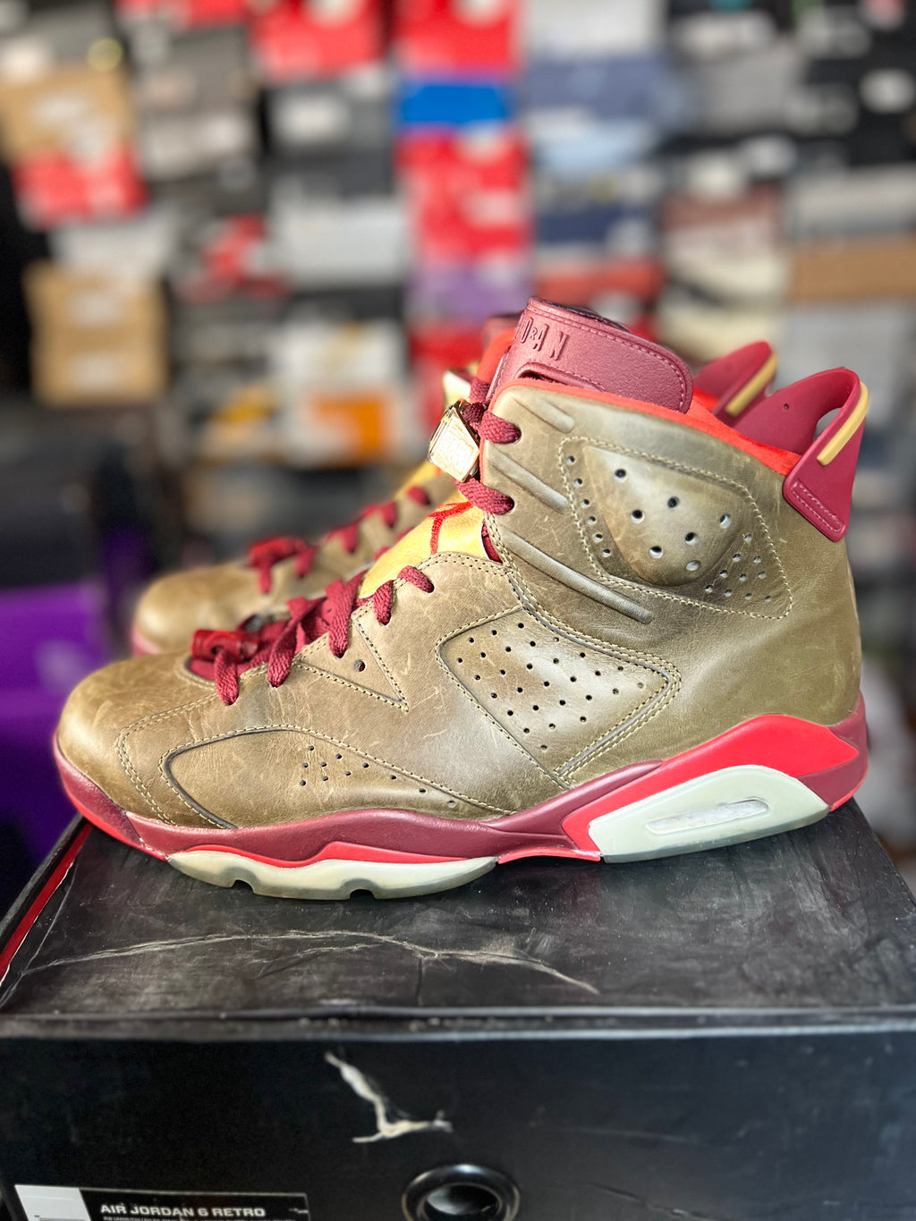Air Jordan Retro 6 'Cigars' (Style Code: 384664-250)*Pre-Loved*