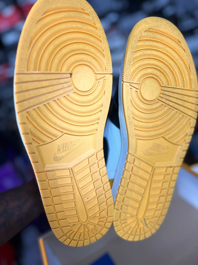 Air Jordan 1 Retro High OG "Taxi" (Style Code: 555088-711) *Pre-Loved*