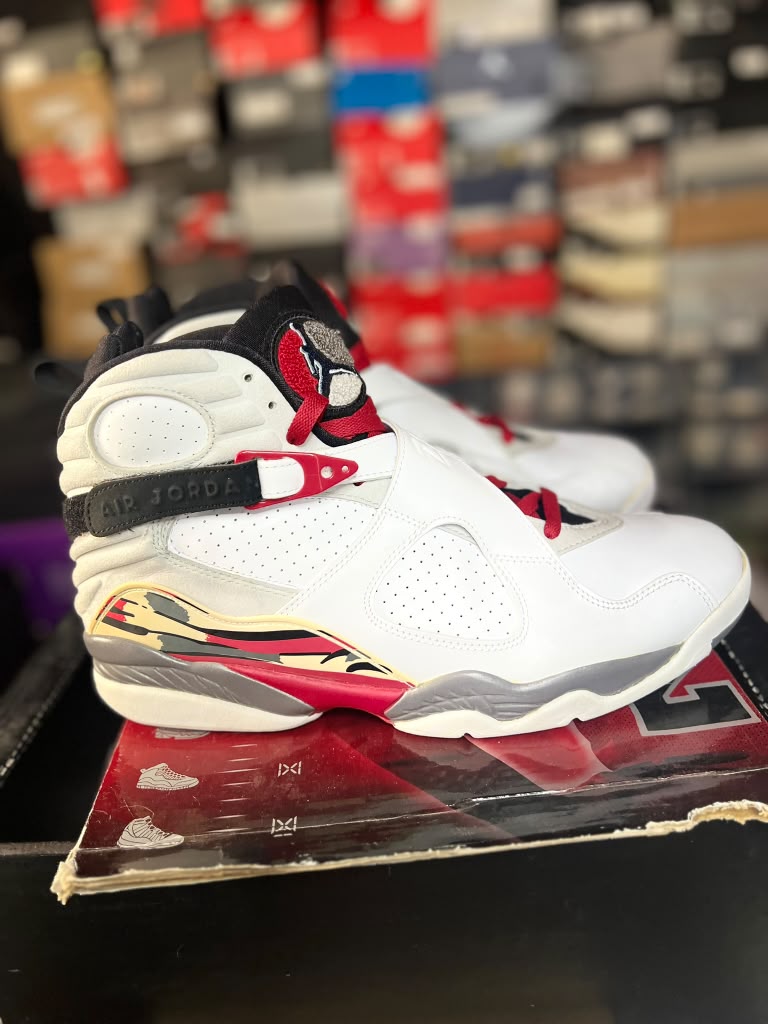 Nike Air Jordan 8 Retro "Bugs Bunny" (Style Code: 305381-103) *PRE-LOVED*