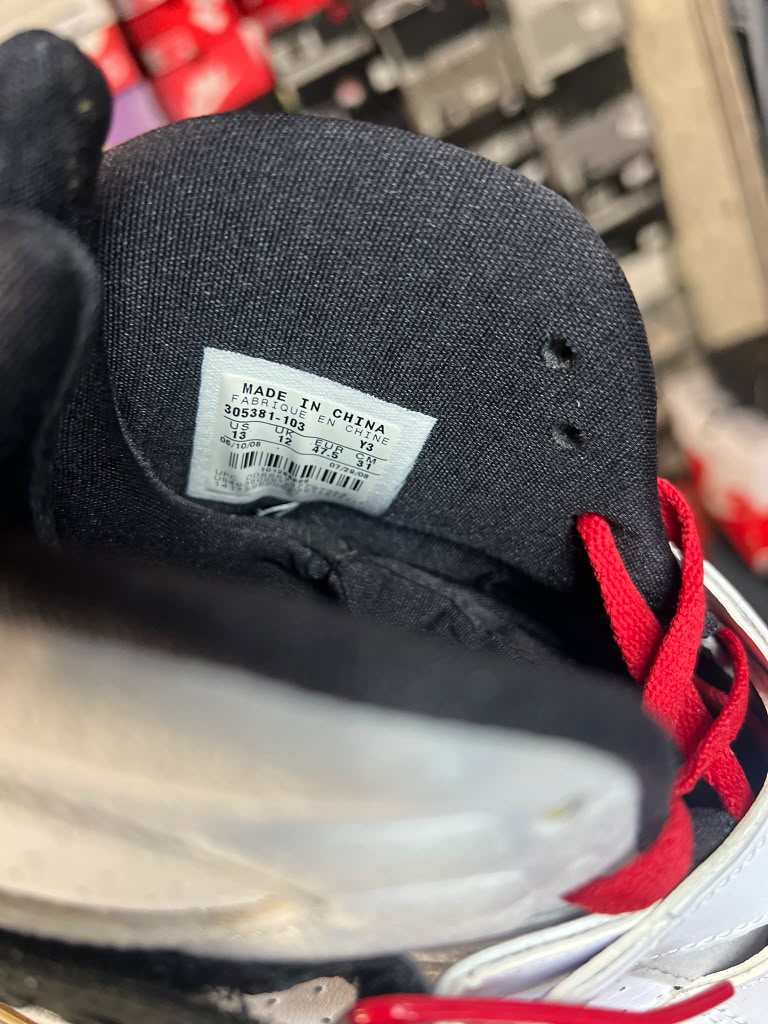 Nike Air Jordan 8 Retro "Bugs Bunny" (Style Code: 305381-103) *PRE-LOVED*