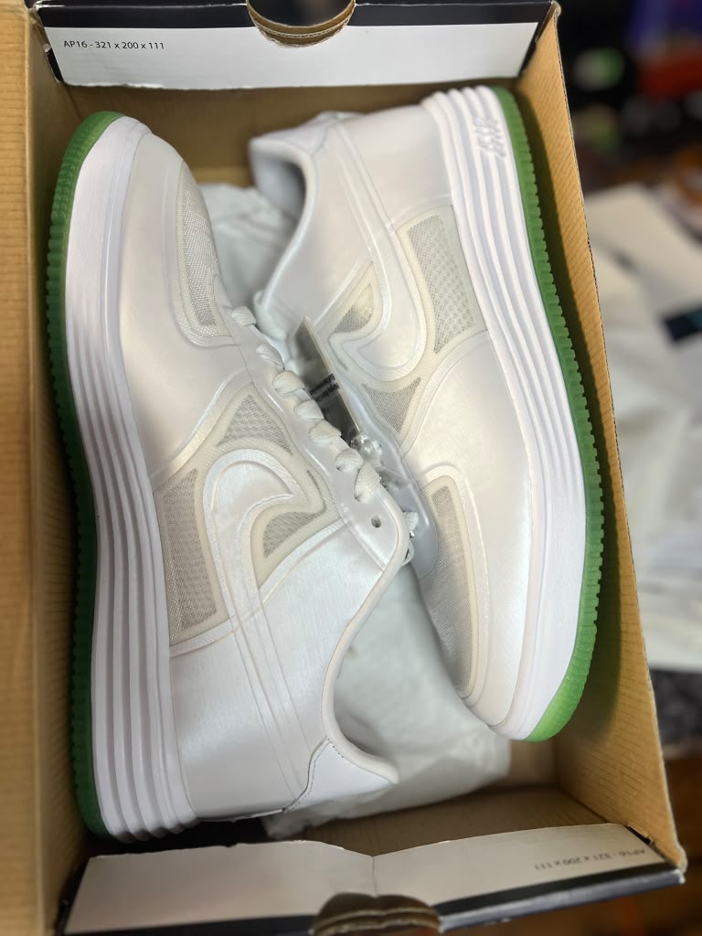 Nike Lunar Force 1 FUSE QS "Easter Green Sole" (Style Code: 614491-100C) *NEW*