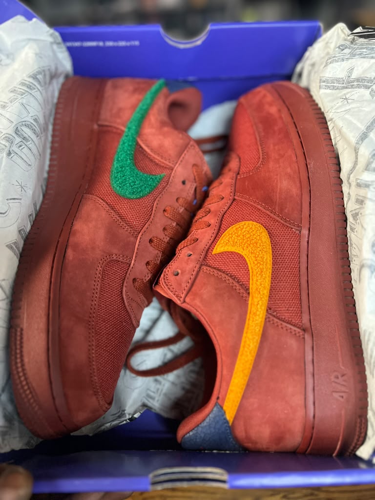 Nike Air Force 1 Low SP "La Familia" (Style Code: DV5153-600) *PRE-LOVED*
