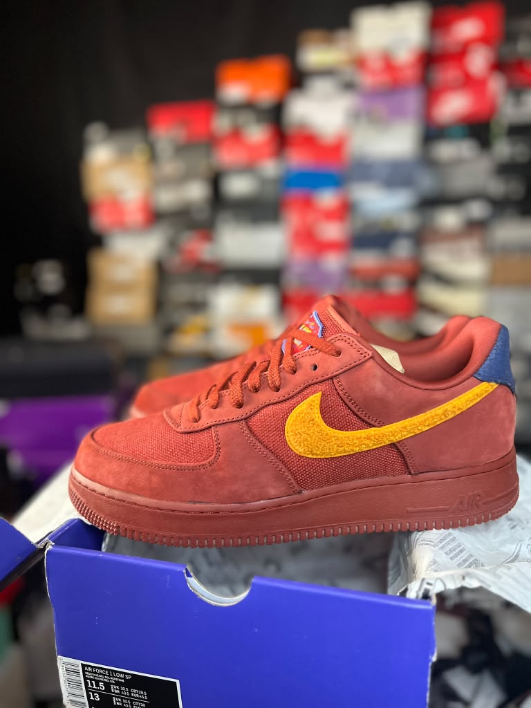 Nike Air Force 1 Low SP "La Familia" (Style Code: DV5153-600) *PRE-LOVED*