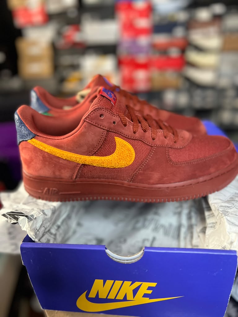 Nike Air Force 1 Low SP "La Familia" (Style Code: DV5153-600) *PRE-LOVED*