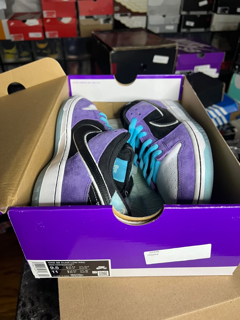 Nike SB Dunk Low Pro x Hayley Wilson "Court Purple" (Style Code: HJ0513-500) *PRE-LOVED*
