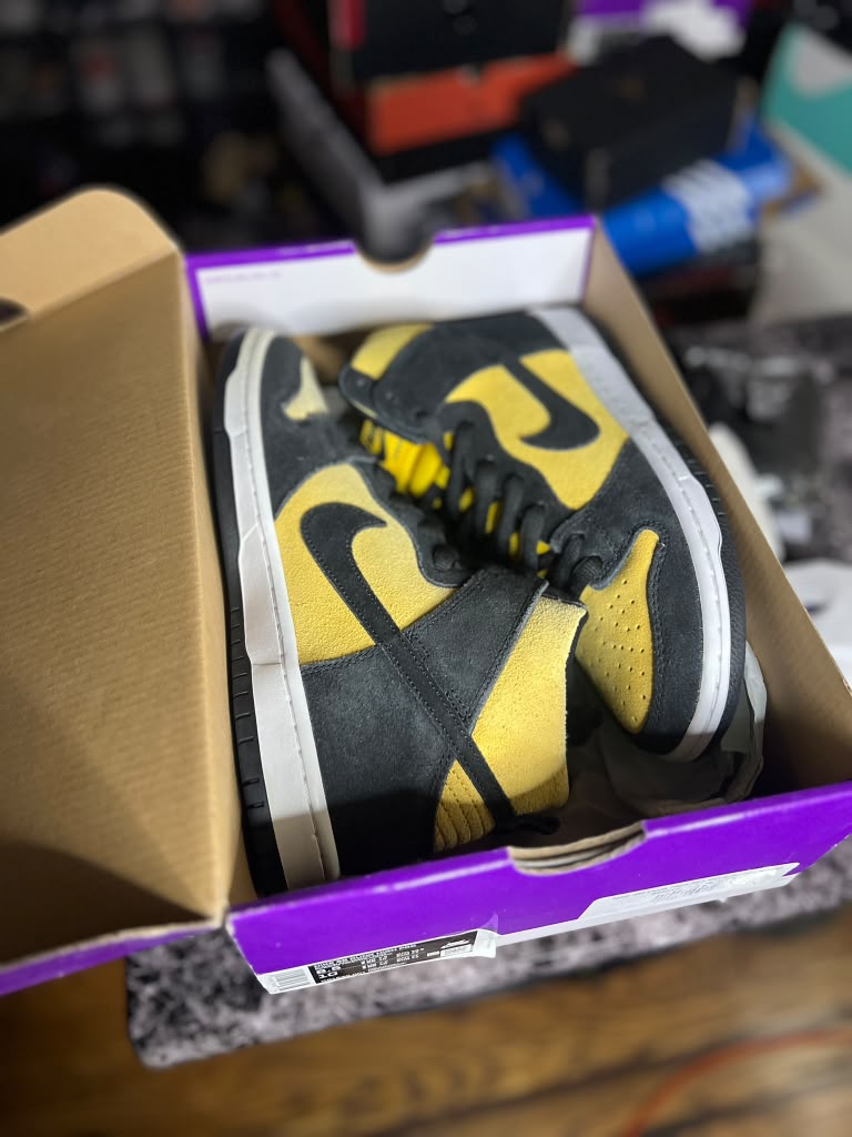 Nike SB Dunk High Pro "Reverse Goldenrod" (Style Code: DB1640-001) *NEW*