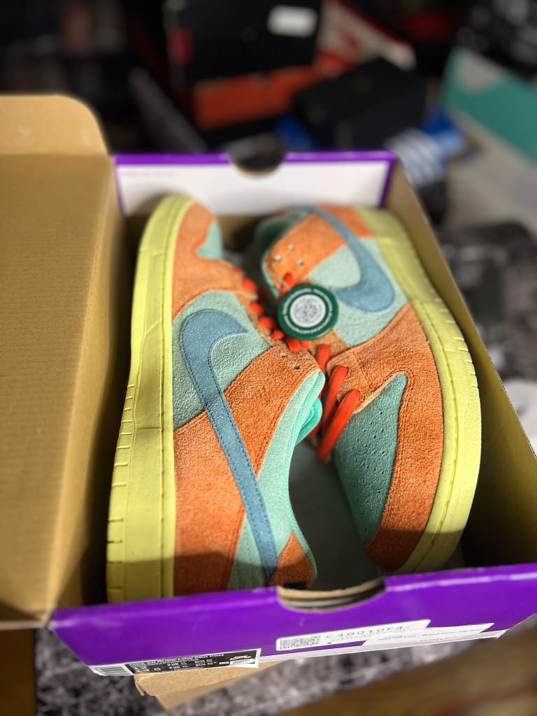 Nike SB Dunk Low Pro PRM "Orange and Emerald Rise" (Style Code: DV5429-800) *NEW*