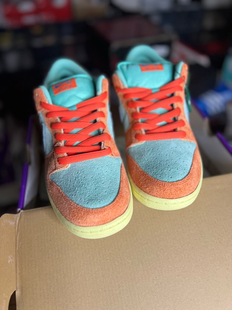 Nike SB Dunk Low Pro PRM "Orange and Emerald Rise" (Style Code: DV5429-800) *NEW*