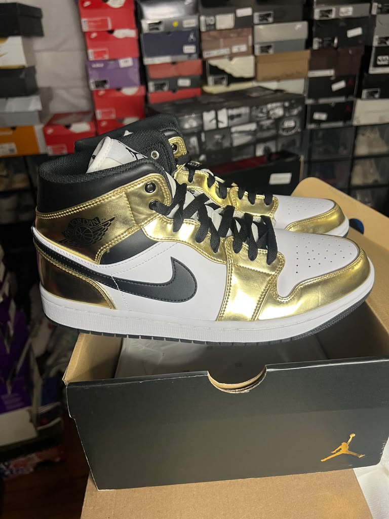 Air Jordan 1 Mid SE "Metallic Gold" (Style Code: DC1419-700) *PRE-LOVED*