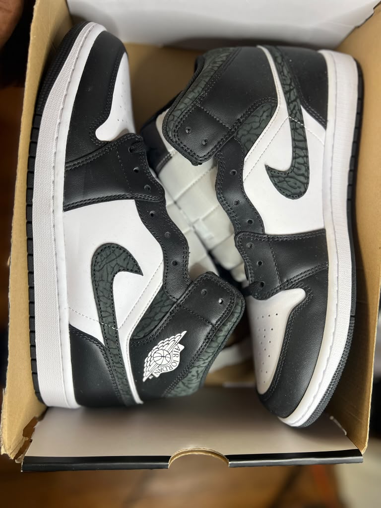 Air Jordan 1 Mid SE "Panda Elephant" (Style Code: FB9911-001) *NEW*