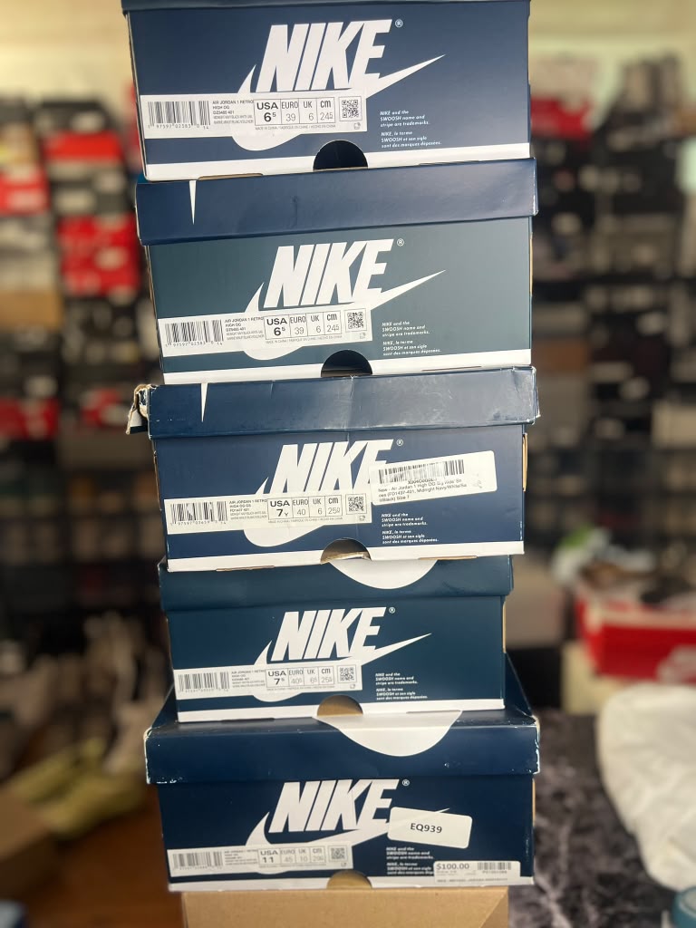 Air Jordan 1 Retro High OG "Midnight Navy" (Style Code: DZ5485-401) *NEW*