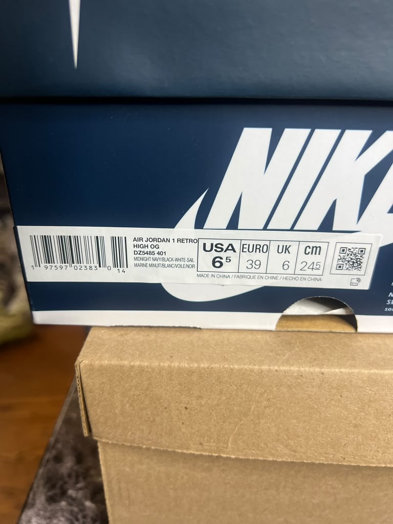 Air Jordan 1 Retro High OG "Midnight Navy" (Style Code: DZ5485-401) *NEW*