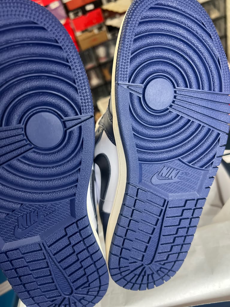 Air Jordan 1 Retro High OG "Midnight Navy" (Style Code: DZ5485-401) *NEW*