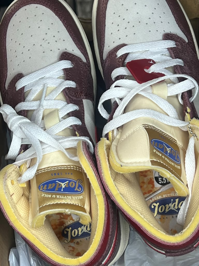 Air Jordan 1 Mid SE (GS) "Bread, Butter &amp; Sole / Buttered Toast" (Style Code: HF3196-100) *NEW*