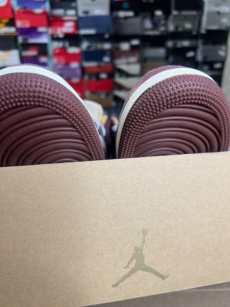 Air Jordan 1 Mid SE (GS) "Bread, Butter &amp; Sole / Buttered Toast" (Style Code: HF3196-100) *NEW*