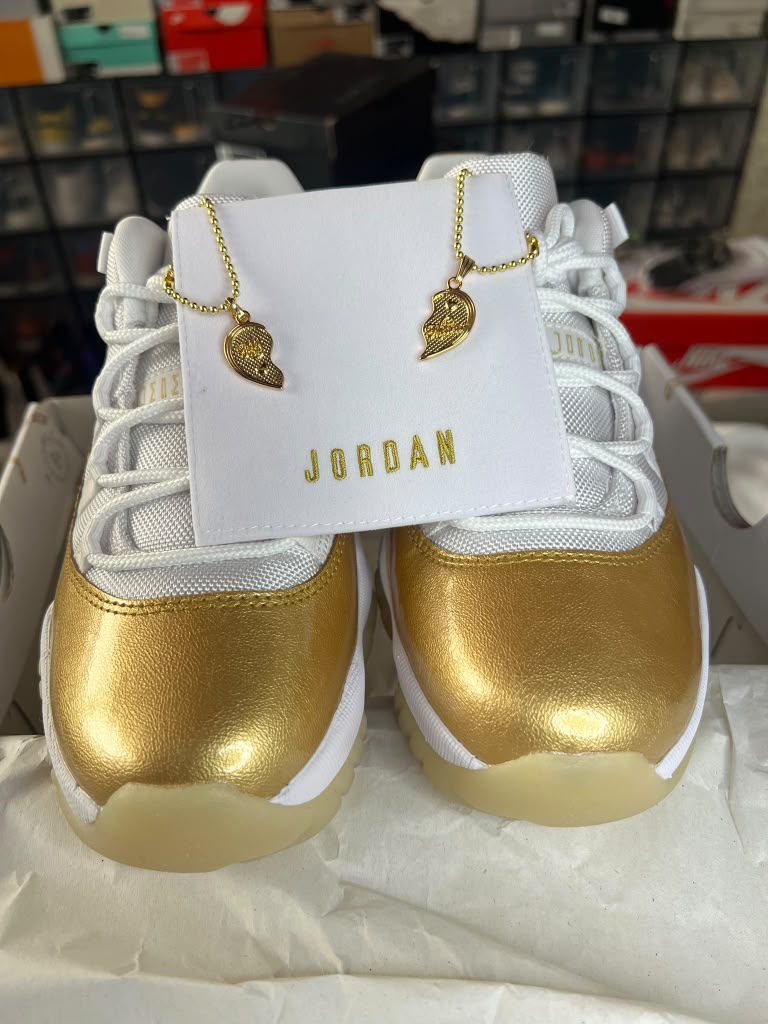 Air Jordan 11 Retro Low "Mother's Day" (Style Code: AH7860-102) *NEW*