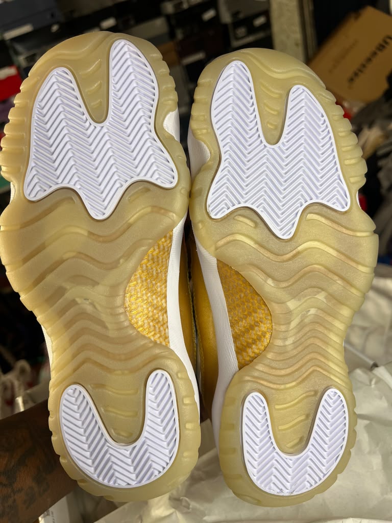 Air Jordan 11 Retro Low "Mother's Day" (Style Code: AH7860-102) *NEW*