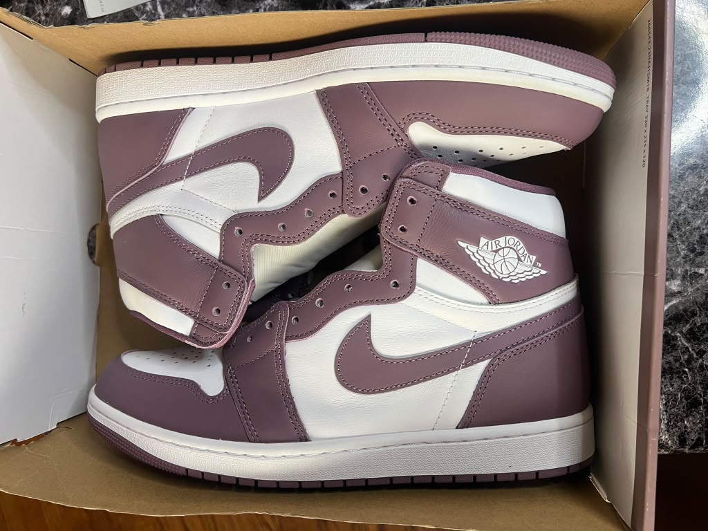 Air Jordan 1 Retro High OG "Mauve" (Style Code: DZ5485-105) *NEW*