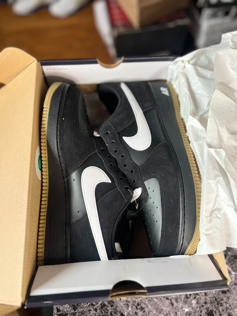 Nike Air Force 1 '07 LV8 "Black Gum" (Style Code: IB6388-001) *NEW*