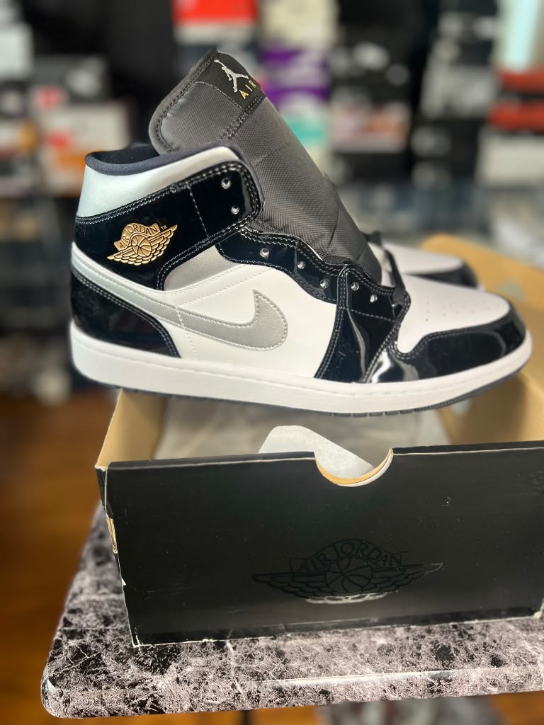 Air Jordan 1 Mid SE "Black Patent / Metallic Silver" (Style Code: HV0789-010) *NEW*