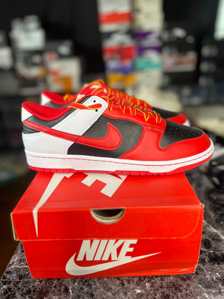 Nike Dunk Low Retro "Black/University Red" (Style Code: IV2706-010) *NEW*