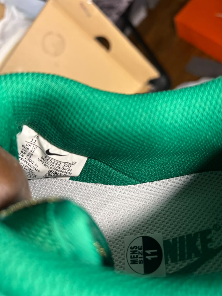 Nike Air Force 1 '07 LV8 "Malachite / Pale Ivory" (Style Code: FZ5222-300) *NEW*