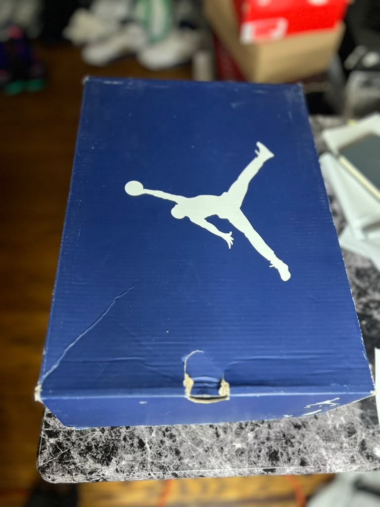 Air Jordan 6 Retro "Midnight Navy" (Style Code: CT8529-141) *PRE-LOVED*