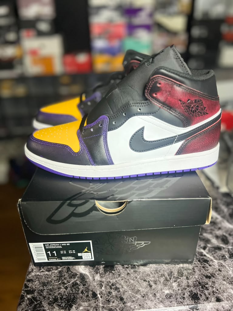 Air Jordan 1 Mid SE "LA to Chicago" (Style Code: IQ9383-611) *NEW*