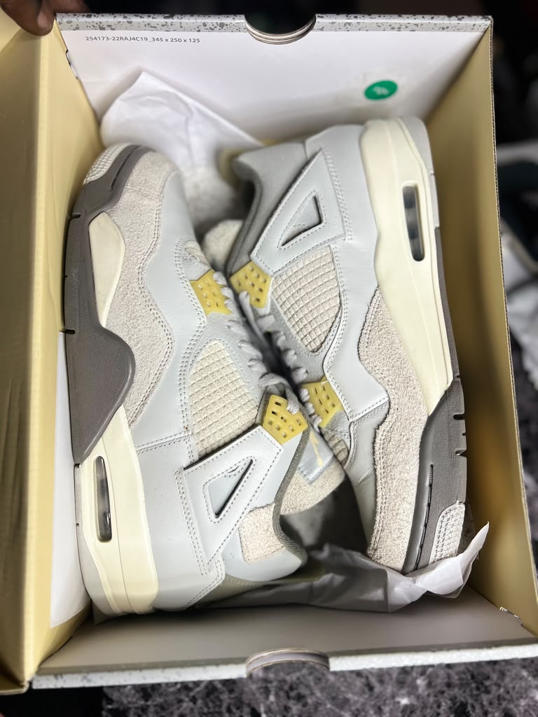 Air Jordan 4 Retro SE Craft "Photon Dust" (Style Code: DV3742-021) *PRE-LOVED*