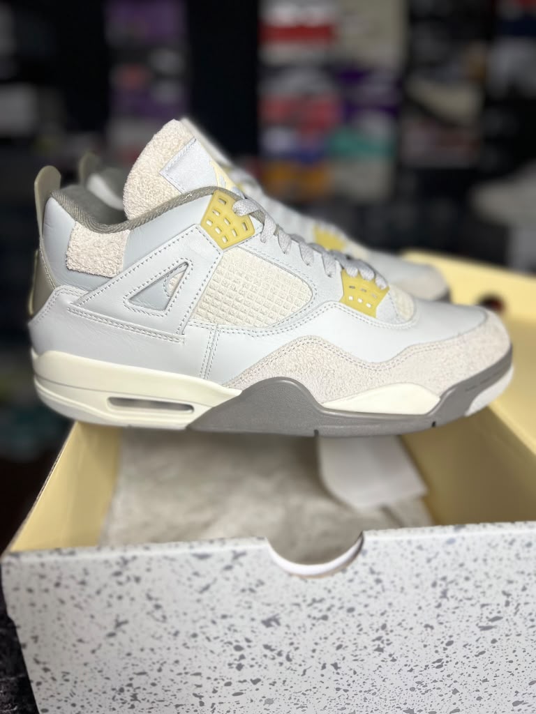 Air Jordan 4 Retro SE Craft "Photon Dust" (Style Code: DV3742-021) *PRE-LOVED*