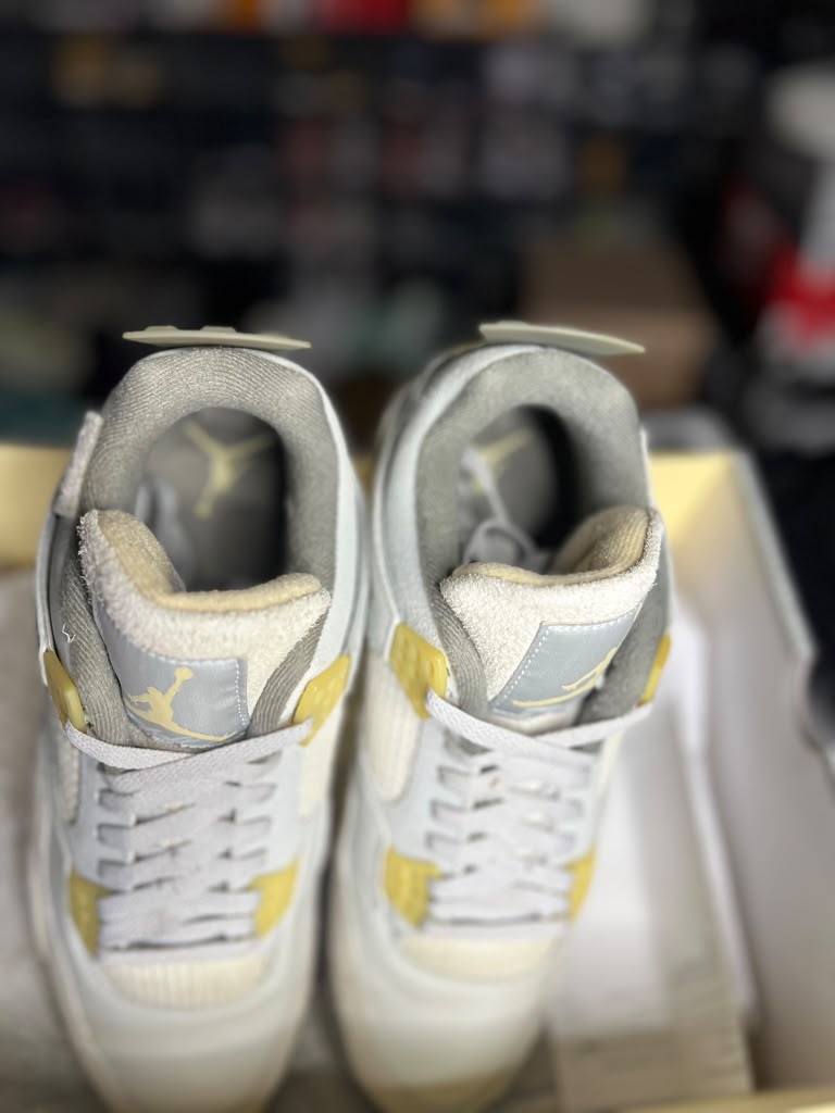 Air Jordan 4 Retro SE Craft "Photon Dust" (Style Code: DV3742-021) *PRE-LOVED*