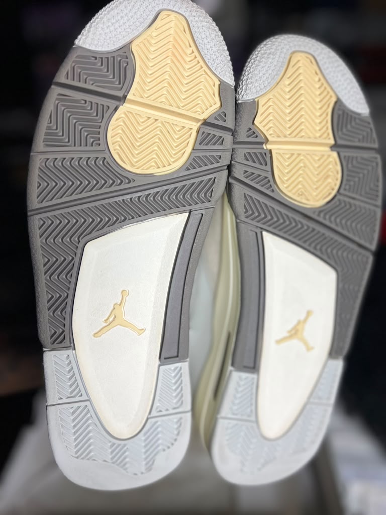 Air Jordan 4 Retro SE Craft "Photon Dust" (Style Code: DV3742-021) *PRE-LOVED*