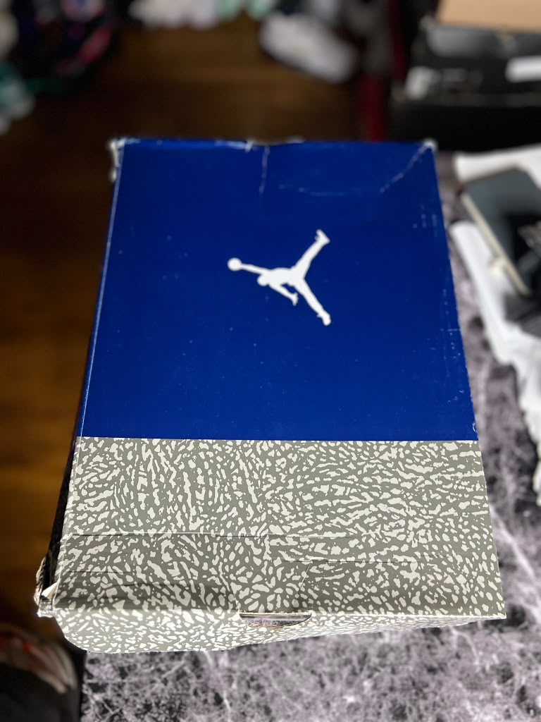 Air Jordan 3 Retro "Georgetown / Midnight Navy" (Style Code: CT8532-401) *PRE-LOVED*