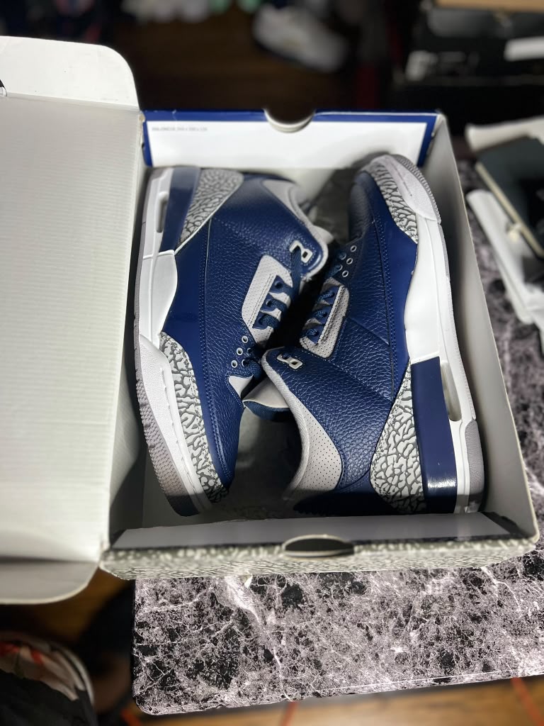 Air Jordan 3 Retro "Georgetown / Midnight Navy" (Style Code: CT8532-401) *PRE-LOVED*