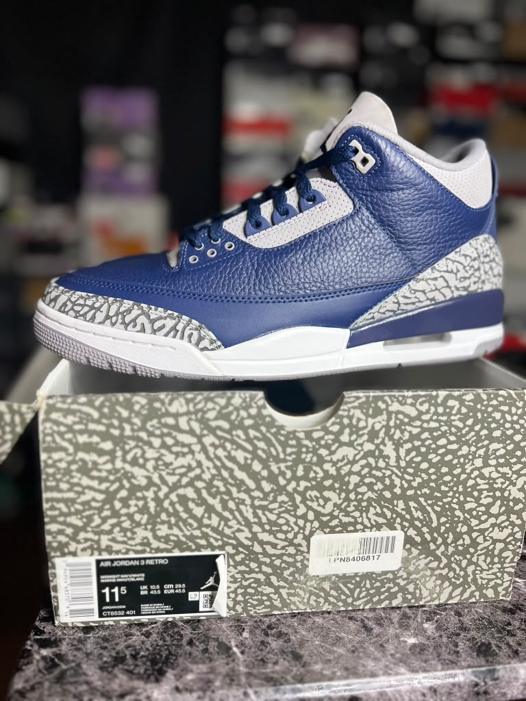 Air Jordan 3 Retro "Georgetown / Midnight Navy" (Style Code: CT8532-401) *PRE-LOVED*