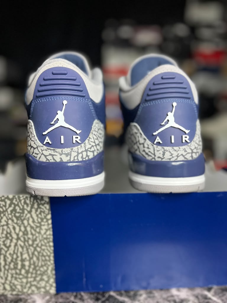 Air Jordan 3 Retro "Georgetown / Midnight Navy" (Style Code: CT8532-401) *PRE-LOVED*