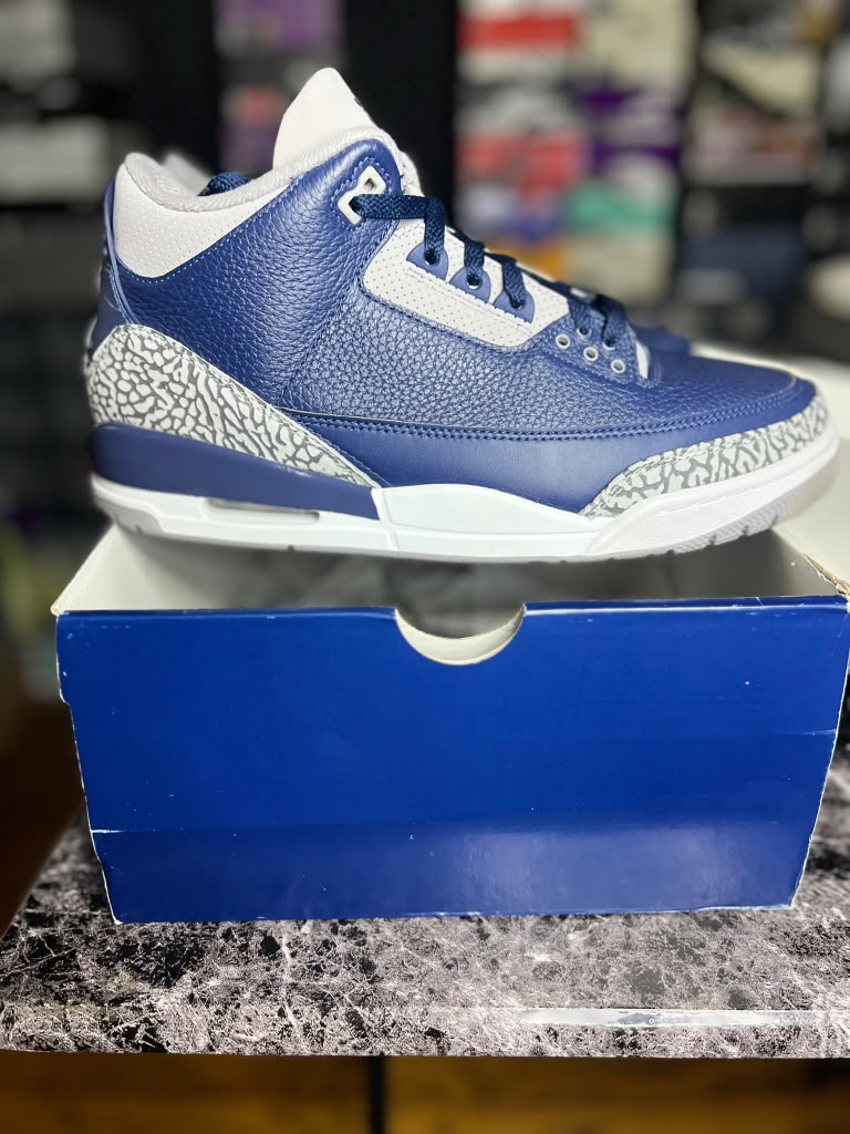 Air Jordan 3 Retro "Georgetown / Midnight Navy" (Style Code: CT8532-401) *PRE-LOVED*