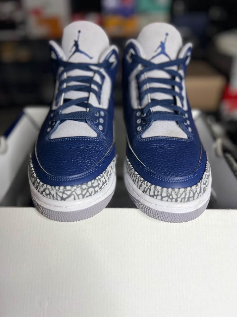 Air Jordan 3 Retro "Georgetown / Midnight Navy" (Style Code: CT8532-401) *PRE-LOVED*