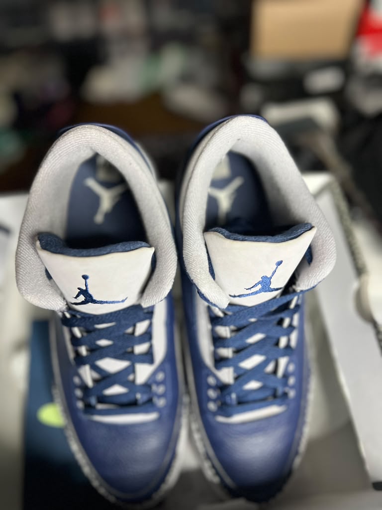 Air Jordan 3 Retro "Georgetown / Midnight Navy" (Style Code: CT8532-401) *PRE-LOVED*